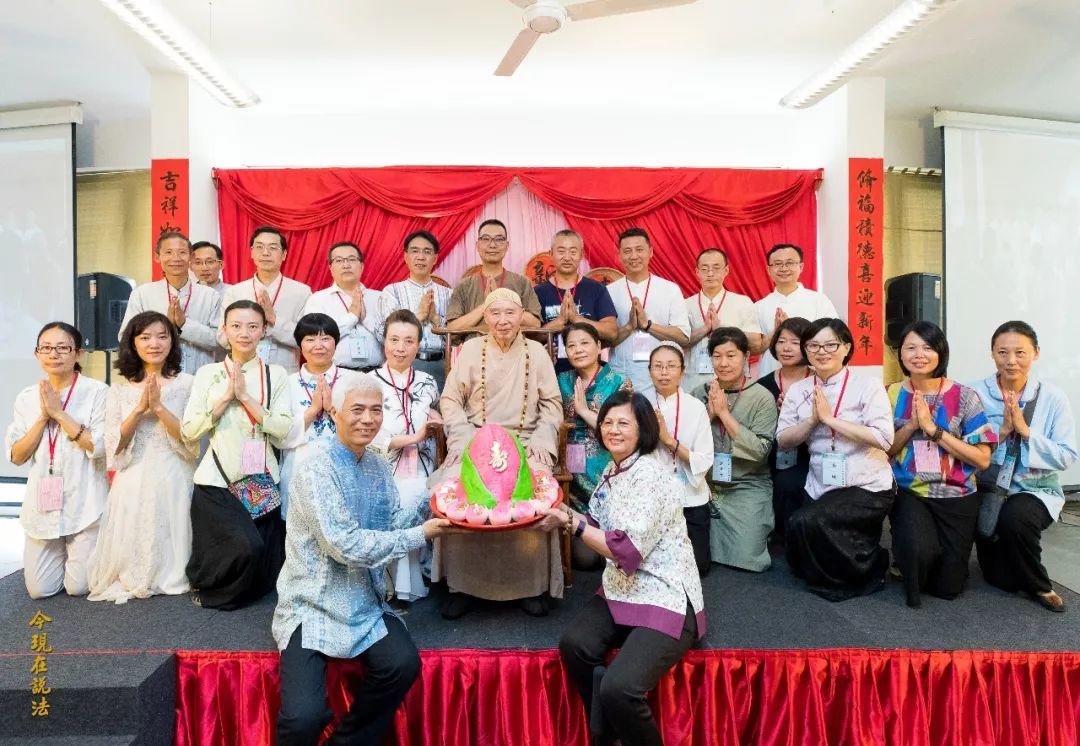 新闻报导 | jingkong老法师出席马来西亚汉学院除夕团圆宴（简体）